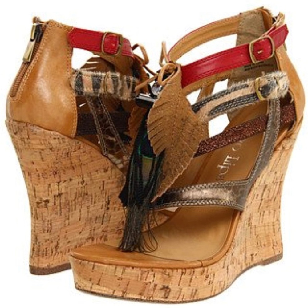 Two Lips Women’s Plume